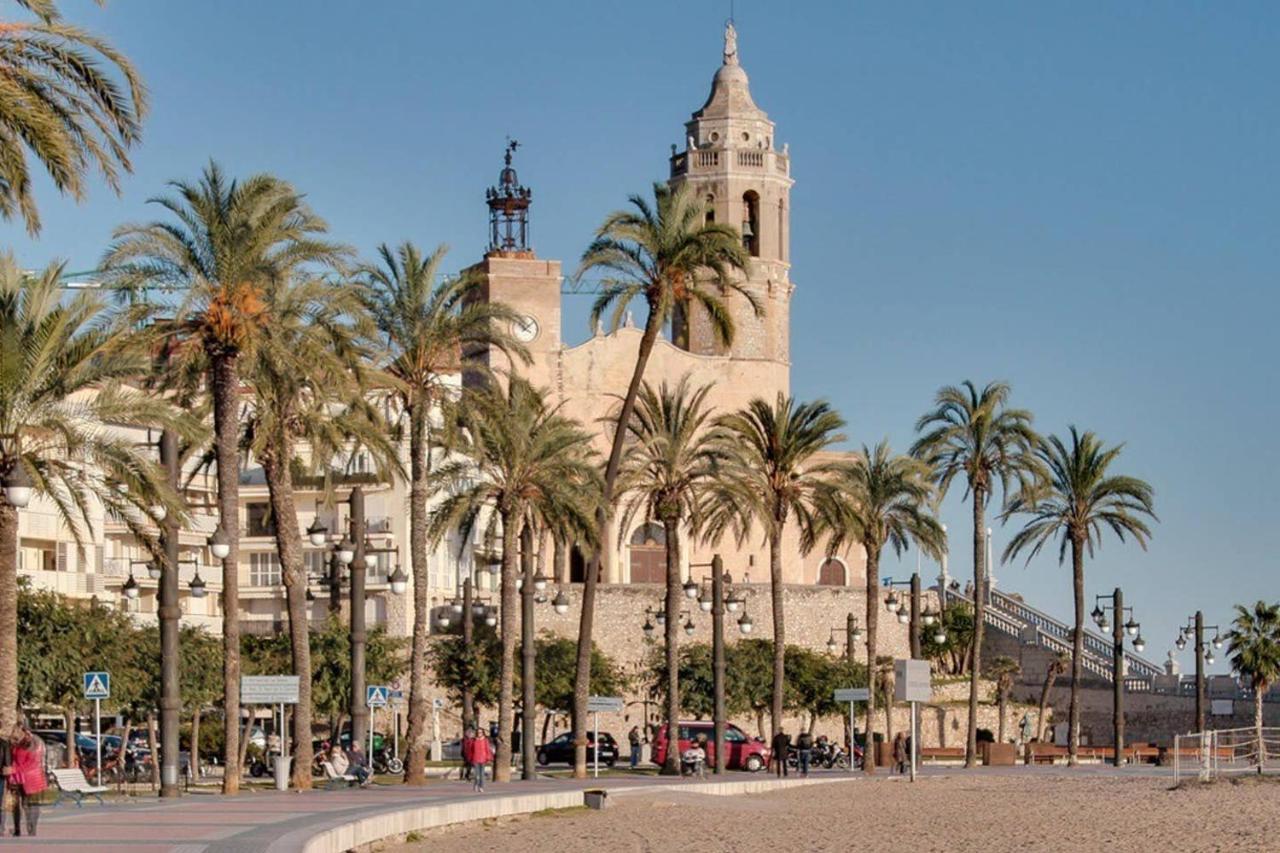 Apartamento Ático con Fantásticas Vistas al Mar y la iglesia Sitges Exterior foto