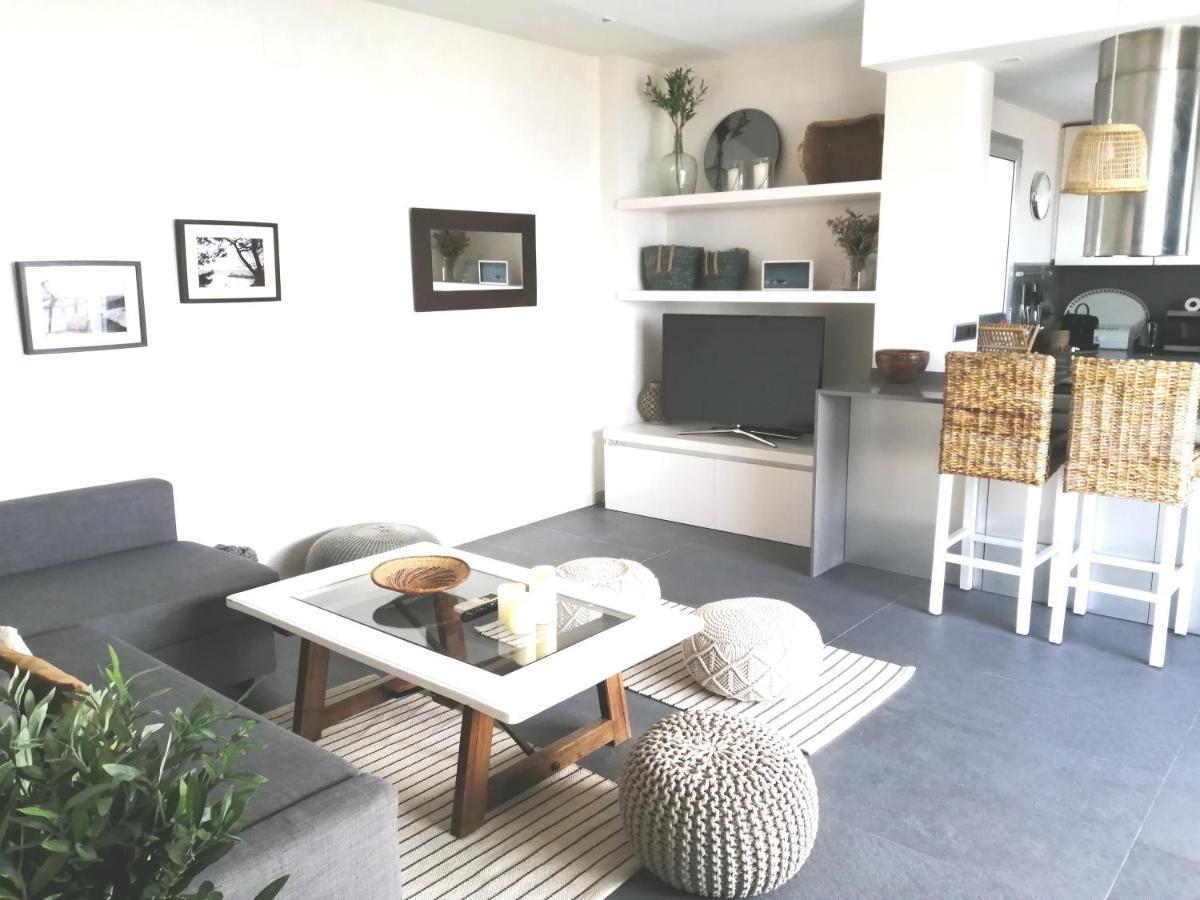 Apartamento Ático con Fantásticas Vistas al Mar y la iglesia Sitges Exterior foto