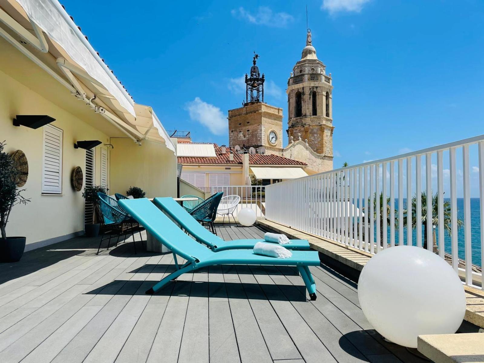 Apartamento Ático con Fantásticas Vistas al Mar y la iglesia Sitges Habitación foto
